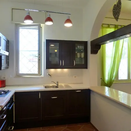 빌라 Suzannah Lendinuso